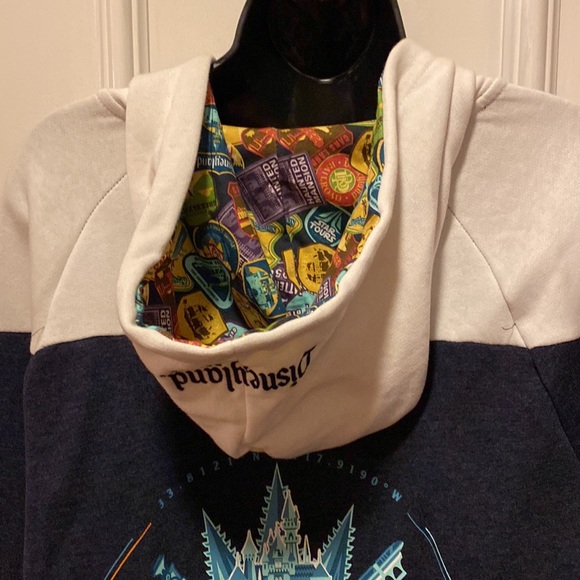 Awesome Disney Sweatshirt Blue and White. size L - Picture 6 of 8